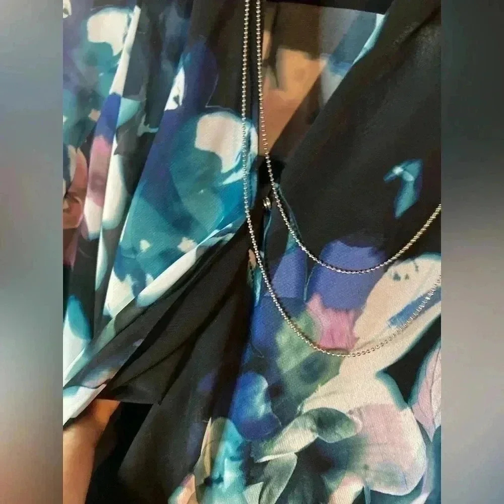 Jennifer Lopez dress up top - Picture 3 of 5